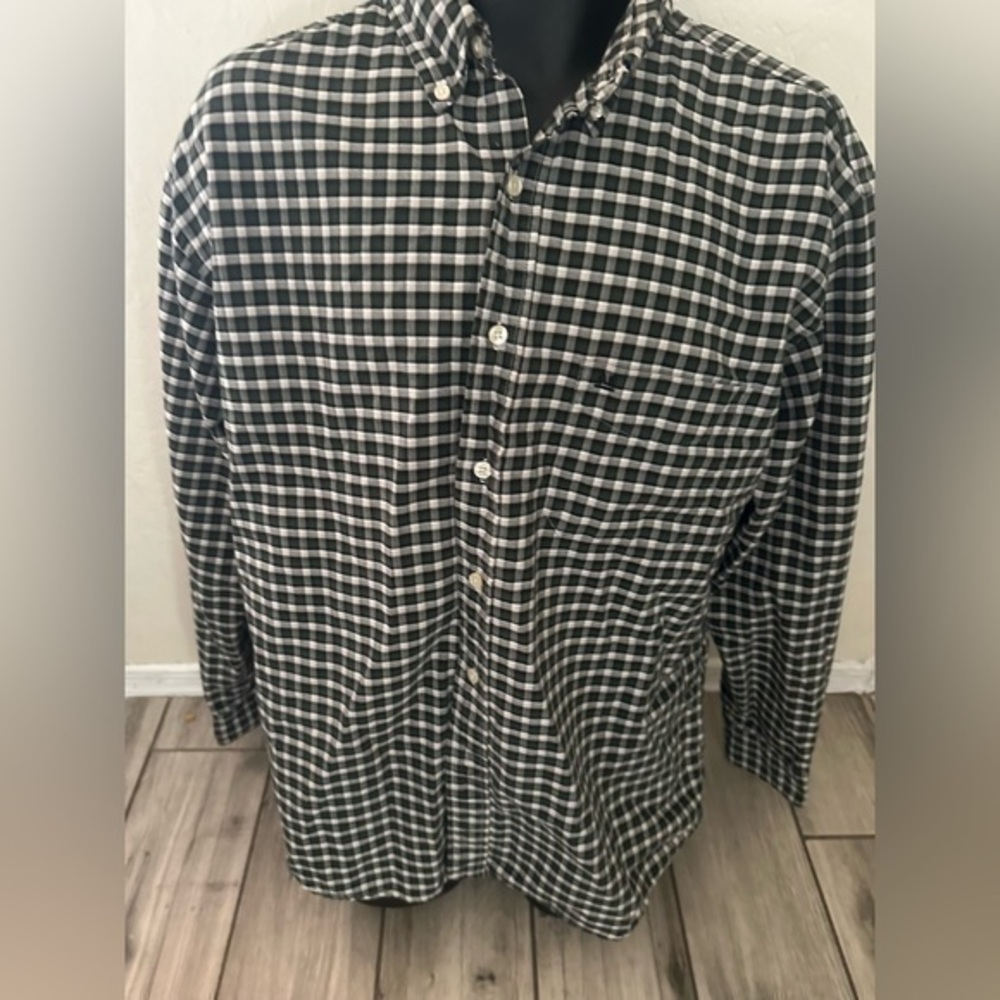 Men’s used American Eagle long sleeve button shirt rugged Oxford plaid size L